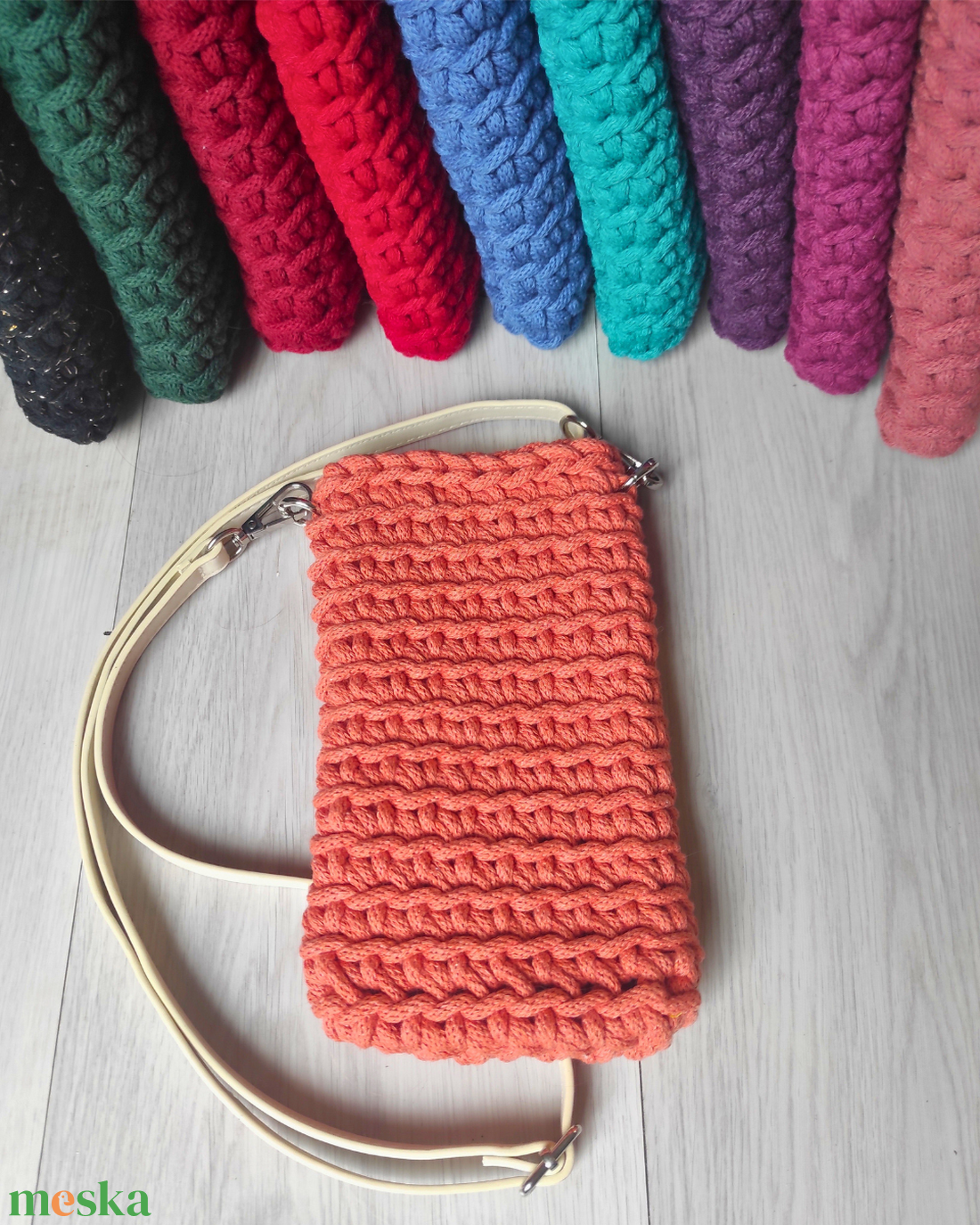 Telefontartó horgolva választható színekben  keresztpántos mobiltok - táska & tok - pénztárca & más tok - telefontok - Meska.hu