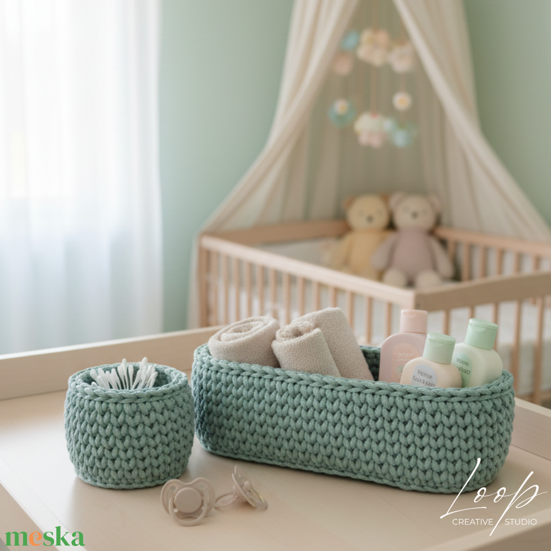 Babaváró ajándék szett � 2 db horgolt tároló kosár babaszobába - Loop Baby - baba - mama - babalátogató ajándékcsomag - Meska.hu
