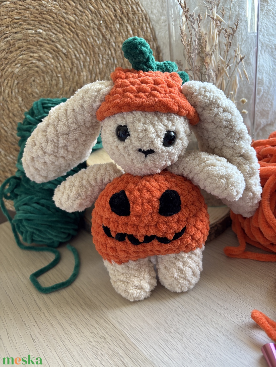 HORGOLÁS MINTA Halloween jelmezes nyuszi - kellékek & szerszámok - szerszámok, eszközök - eszköz kötéshez, horgoláshoz - Meska.hu