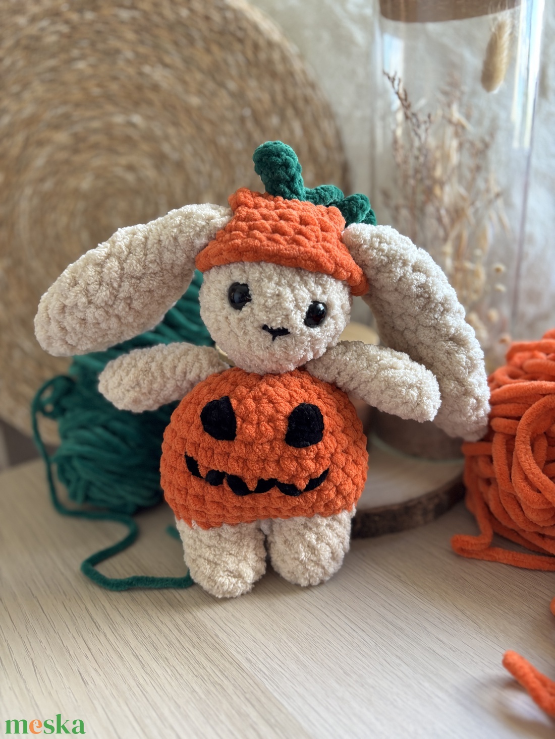 HORGOLÁS MINTA Halloween jelmezes nyuszi - kellékek & szerszámok - szerszámok, eszközök - eszköz kötéshez, horgoláshoz - Meska.hu