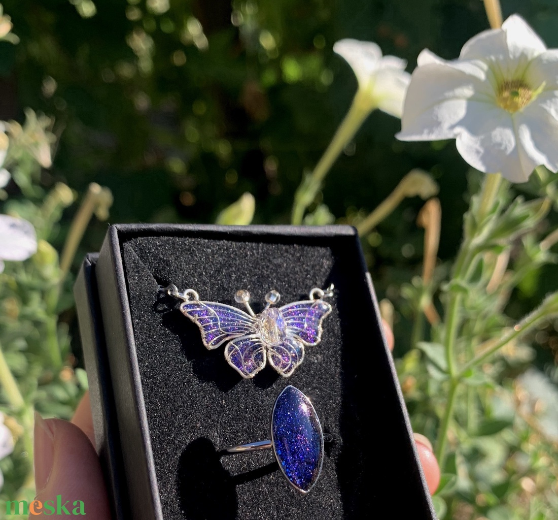 Tengerészkék pillangós medál-gyűrű szett - ékszer - nyaklánc - medálos nyaklánc - Meska.hu