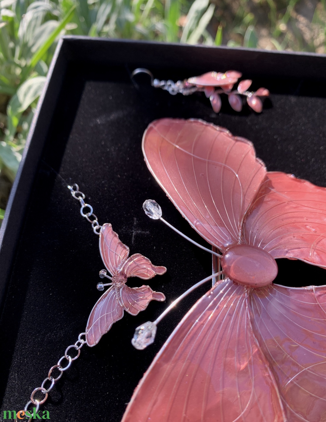 Rózsaszínes bézs pillangós ékszerszett - ékszer - ékszerszett - Meska.hu
