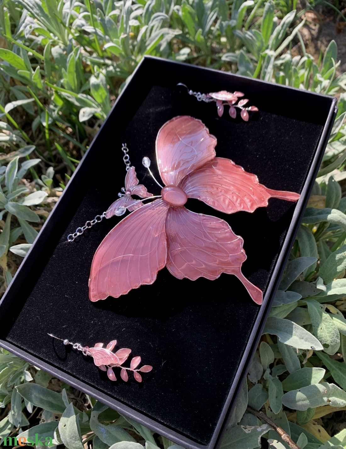 Rózsaszínes bézs pillangós ékszerszett - ékszer - ékszerszett - Meska.hu