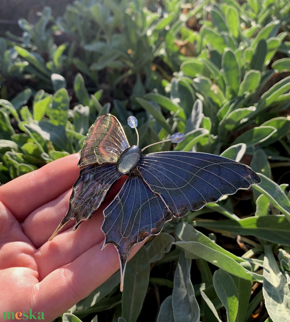 Kékeslila-zöldessárga pillangós epoxy hajcsat - ruha & divat - hajdísz & hajcsat - hajdísz - Meska.hu