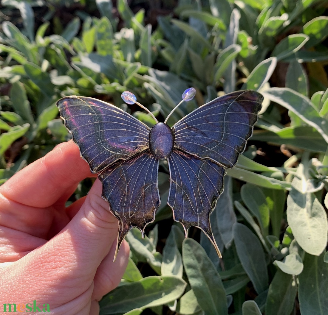 Kékeslila-zöldessárga pillangós epoxy hajcsat - ruha & divat - hajdísz & hajcsat - hajdísz - Meska.hu