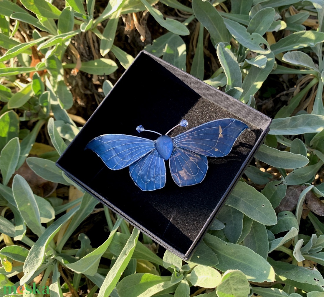 Kék pillangós epoxy hajcsat - ruha & divat - hajdísz & hajcsat - hajdísz - Meska.hu