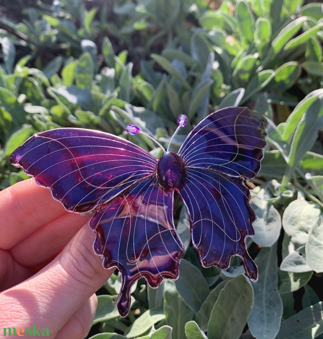 Lila-burbundy csillámos pillangós epoxy hajcsat - ruha & divat - hajdísz & hajcsat - hajdísz - Meska.hu