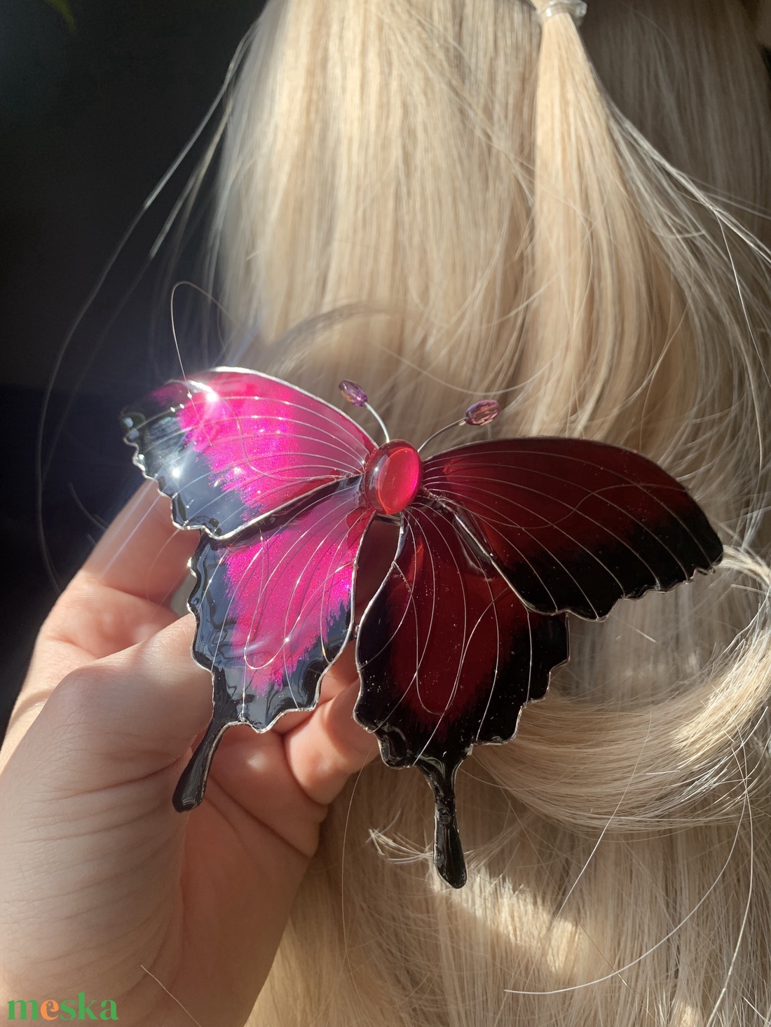 Fukszia-fekete pillangós hajcsat - ruha & divat - hajdísz & hajcsat - hajdísz - Meska.hu