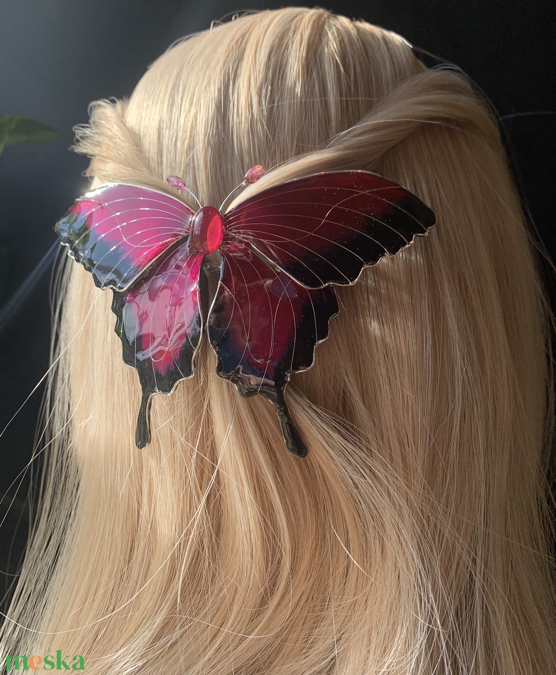 Fukszia-fekete pillangós hajcsat - ruha & divat - hajdísz & hajcsat - hajdísz - Meska.hu