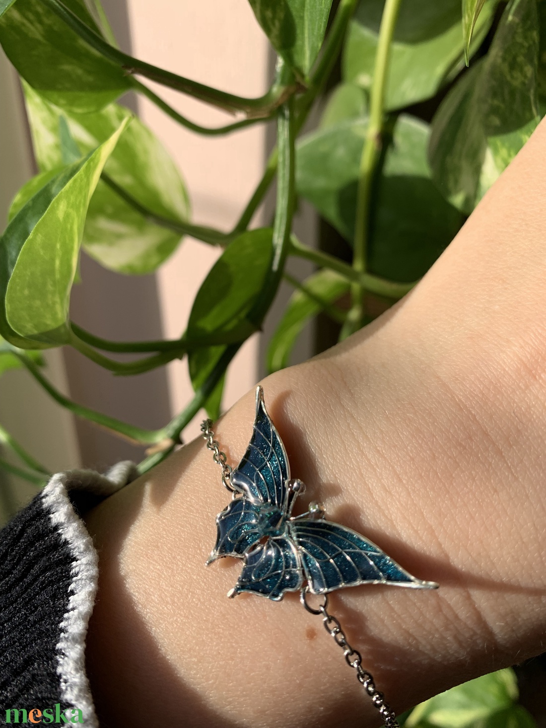 Türkiz pillangós karkötő - ékszer - karkötő - karkötő medállal - Meska.hu