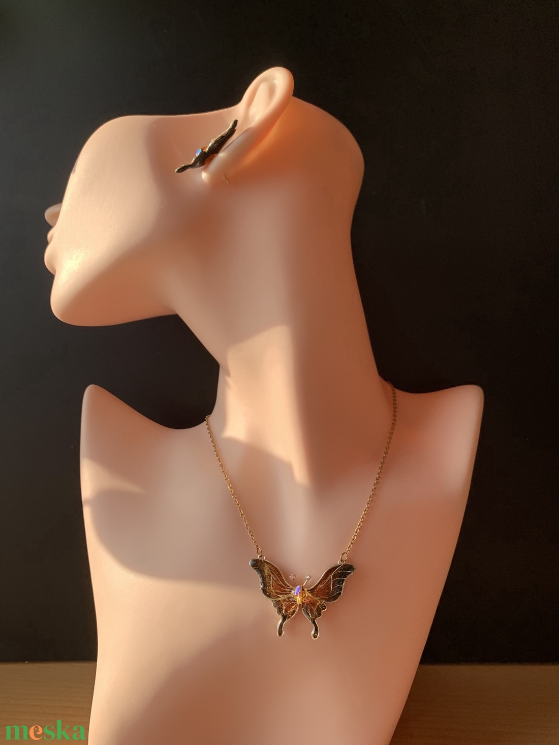 Narancs-fekete pillangós nyaklánc-fülbevaló szett - ékszer - ékszerszett - Meska.hu