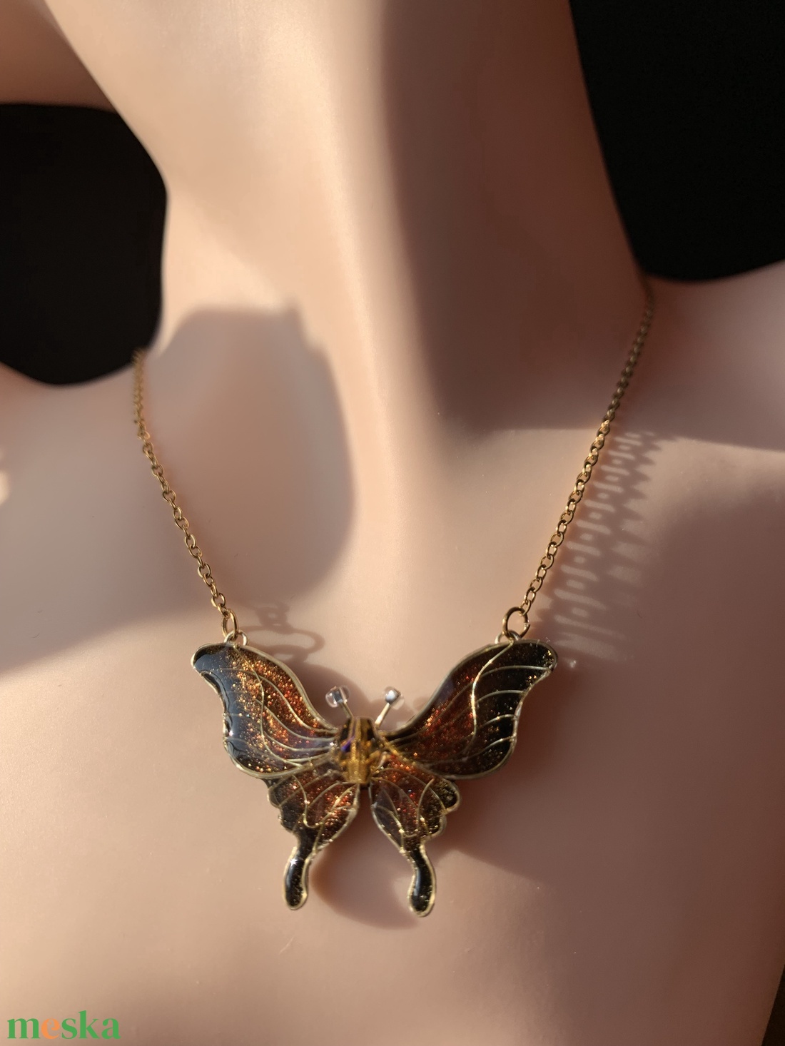 Narancs-fekete pillangós nyaklánc-fülbevaló szett - ékszer - ékszerszett - Meska.hu