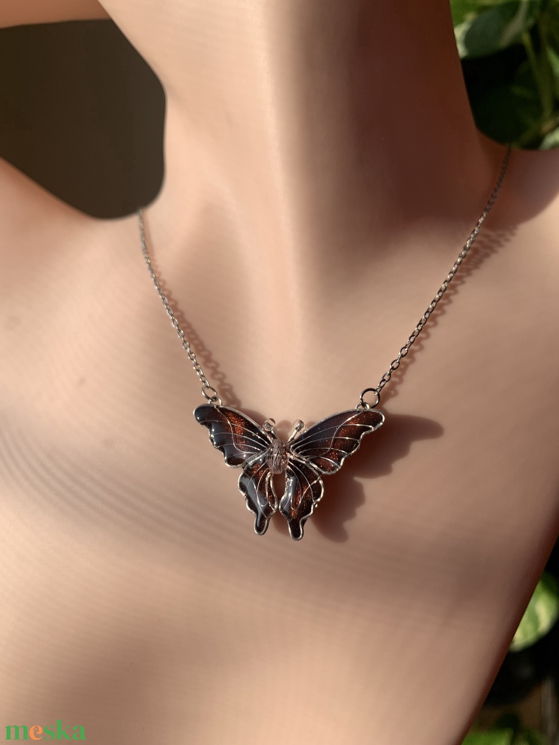 Narancs-lila(barna) pillangós nyaklánc - ékszer - nyaklánc - medálos nyaklánc - Meska.hu