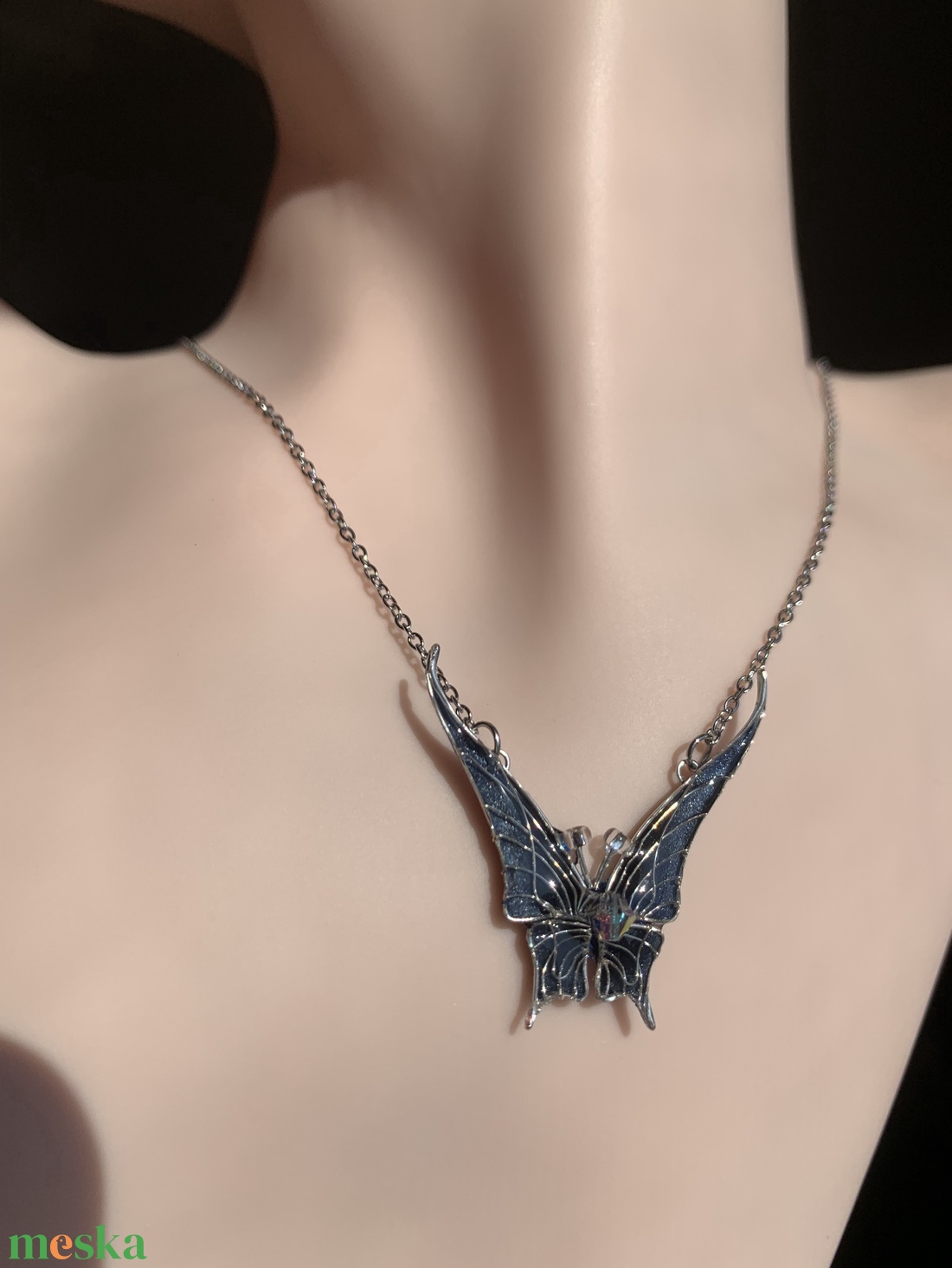 Ködös kék pillangós nyaklánc - ékszer - nyaklánc - medálos nyaklánc - Meska.hu