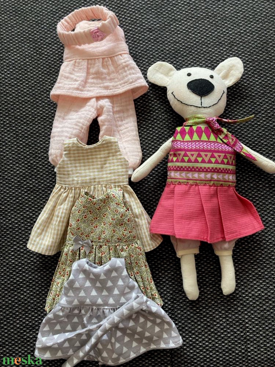 Öltöztethető textil maci! - otthon & életmód - dekoráció - fali és függő dekoráció - falra akasztható dekor - Meska.hu Öltöztethető textil maci! - otthon & életmód - dekoráció - fali és függő dekoráció - falra akasztható dekor - Meska.hu
