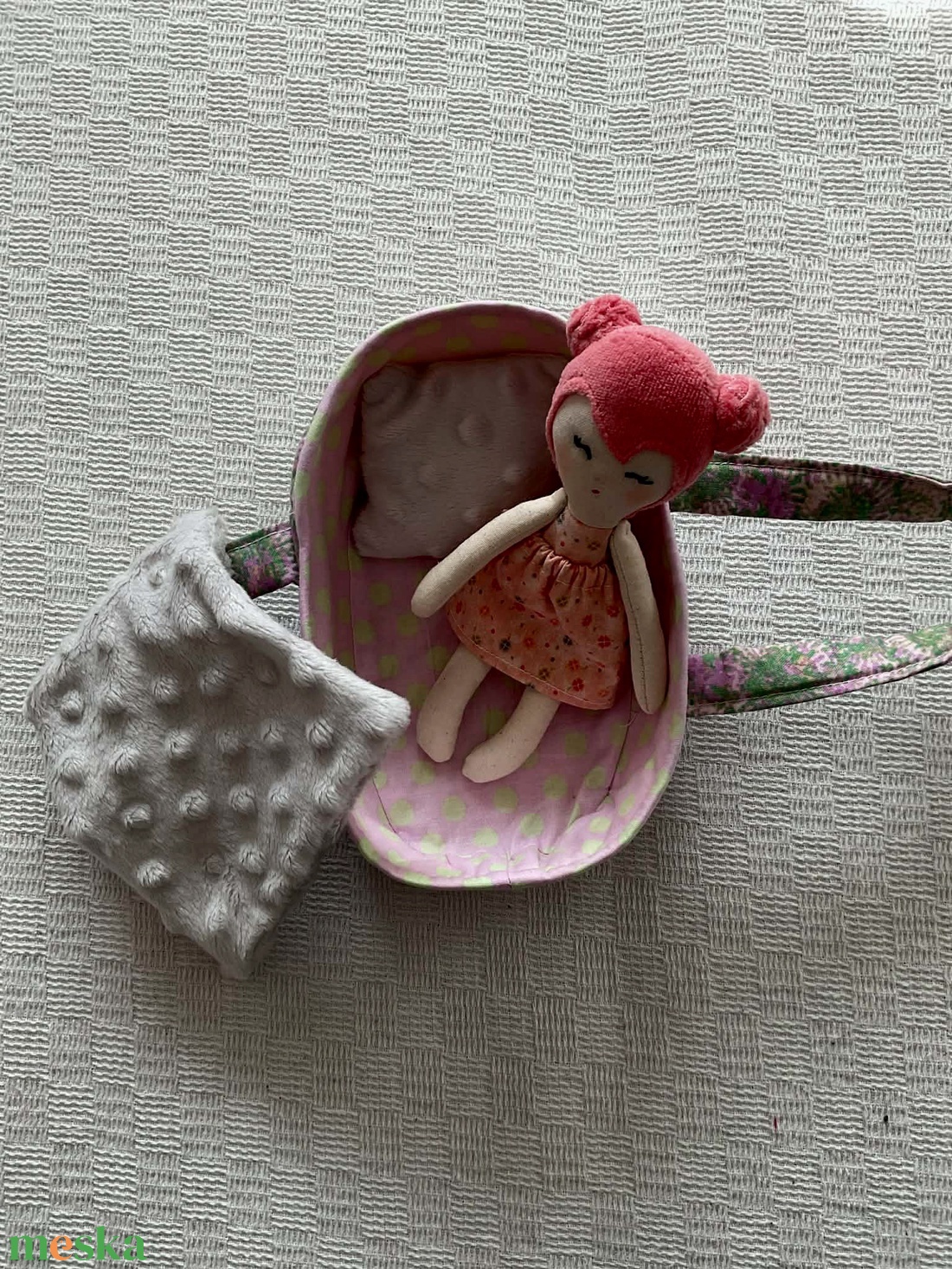 Mózeskosár babával. - baba - mama - baba ágynemű - babafészek - Meska.hu