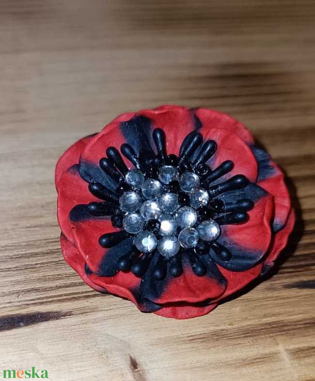 Bross ruhákon. Dekoráció. Ruhák. Mák virág - ékszer - kitűző és bross - Meska.hu
