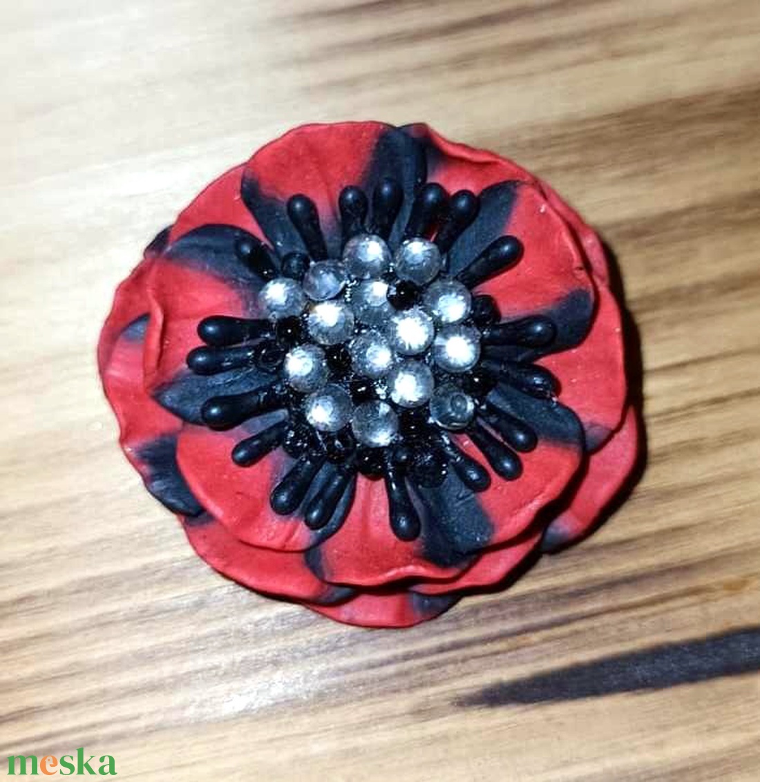 Bross ruhákon. Dekoráció. Ruhák. Mák virág - ékszer - kitűző és bross - Meska.hu