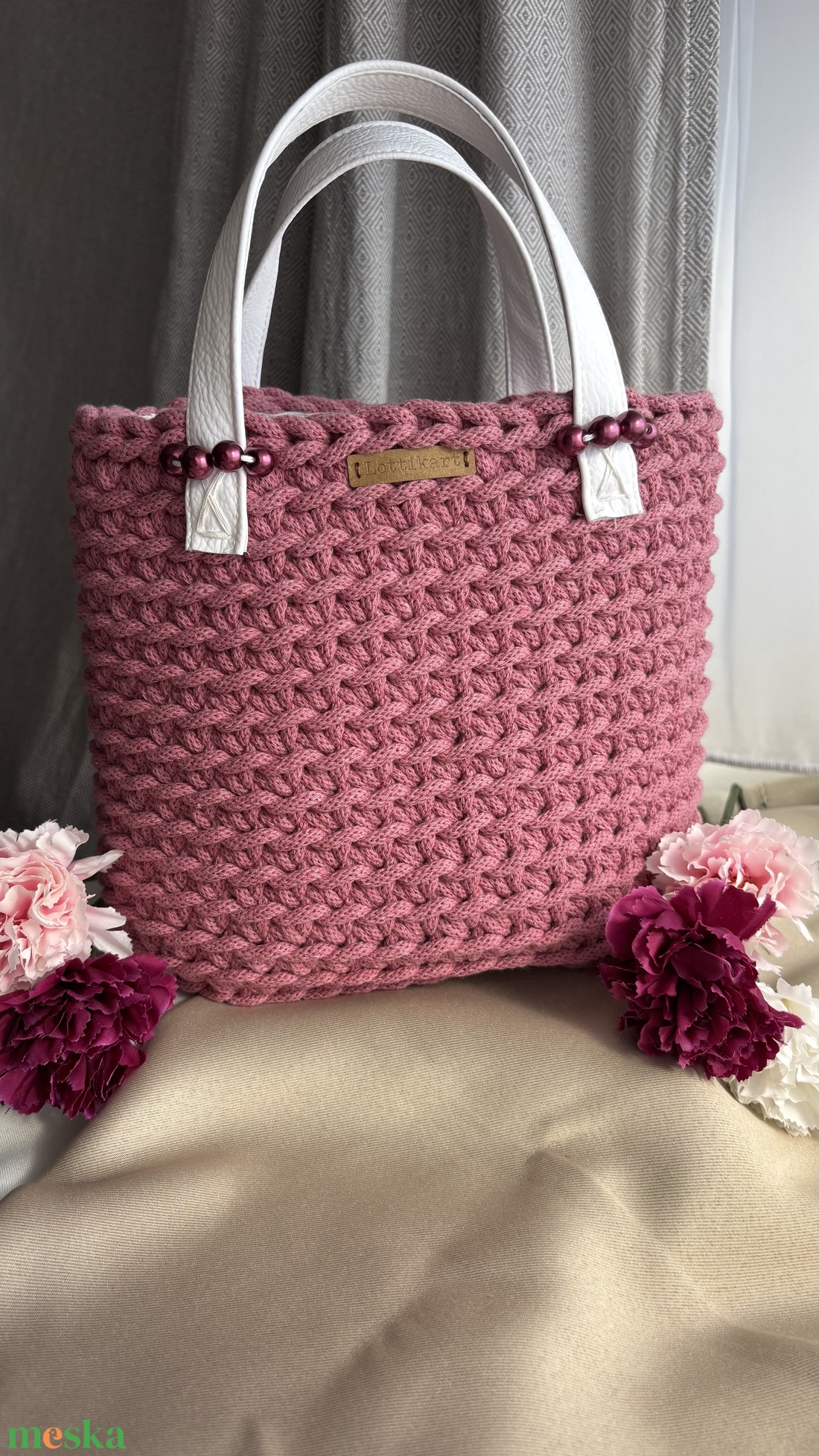 Blossom Lia Mini horgolt táska, horgolt oldaltáska, kézitáska béléssel, belső zsebbel, rózsaszín fehér - táska & tok - kézitáska & válltáska - válltáska - Meska.hu