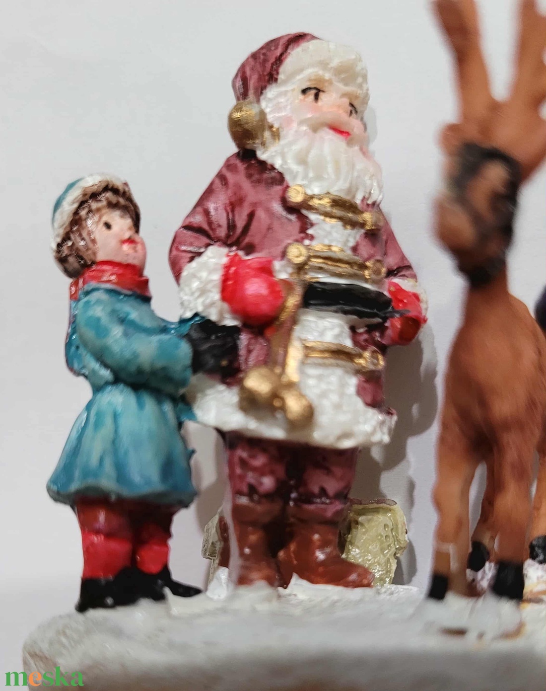 Mikulás, rénszarvas és gyermekek figura - karácsonyi falu kiegészítő - karácsony - karácsonyi lakásdekoráció - karácsonyi falu, házikó - Meska.hu