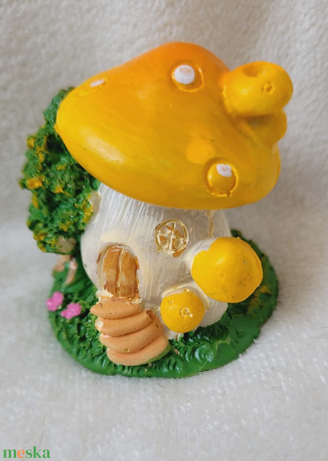 Mesebeli gombaházikó tündérkertbe (piros és sárga) - otthon & életmód - dekoráció - dekoratív figurák és szobrok - Meska.hu
