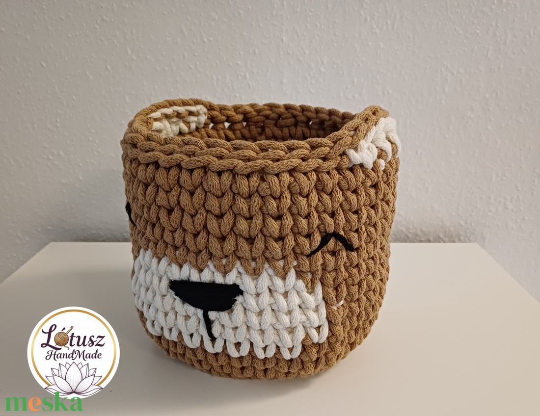 Horgolt maci tároló -  - Meska.hu