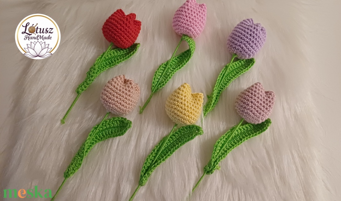 Horgolt tulipán - otthon & életmód - virágdekoráció - virágdíszek - dekor koszorúk, kopogtatók - Meska.hu