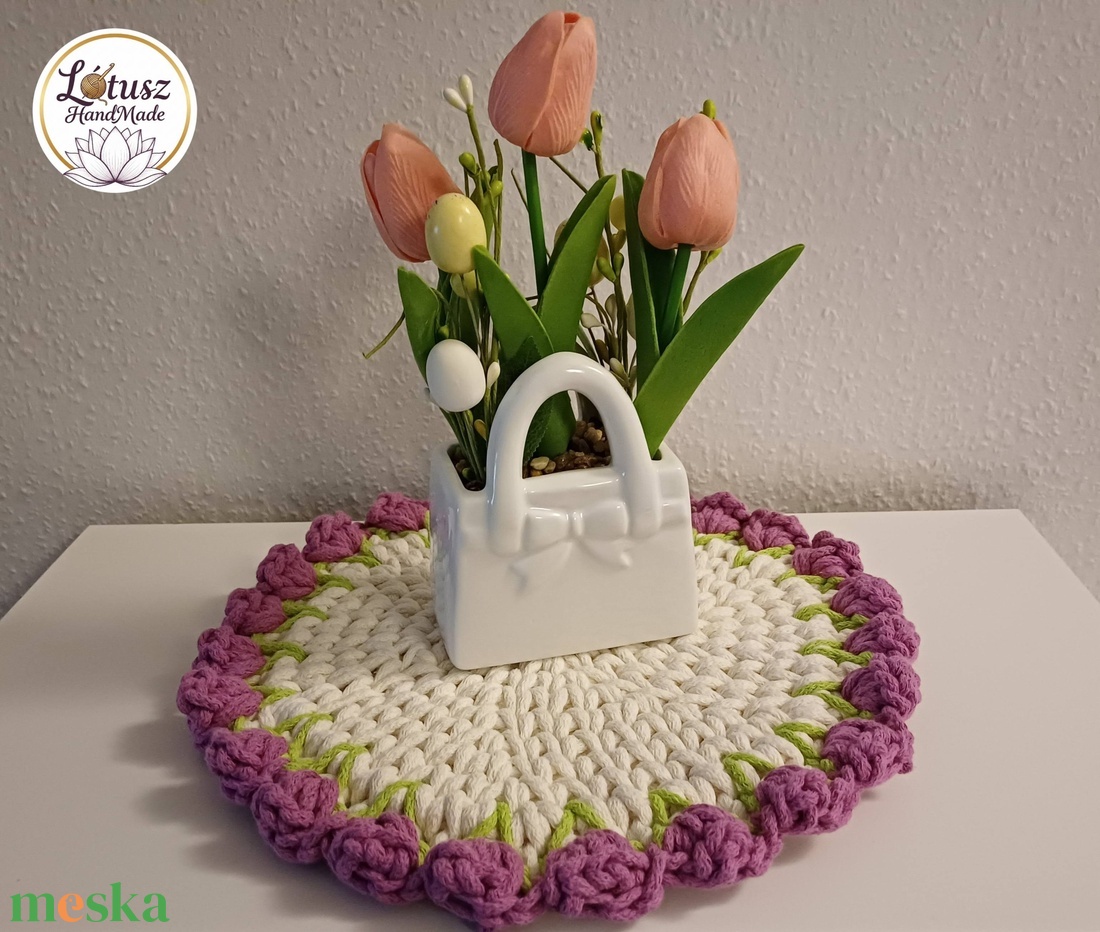 Horgolt tulipános alátét - otthon & életmód - dekoráció - asztal és polc dekoráció - asztaldísz - Meska.hu
