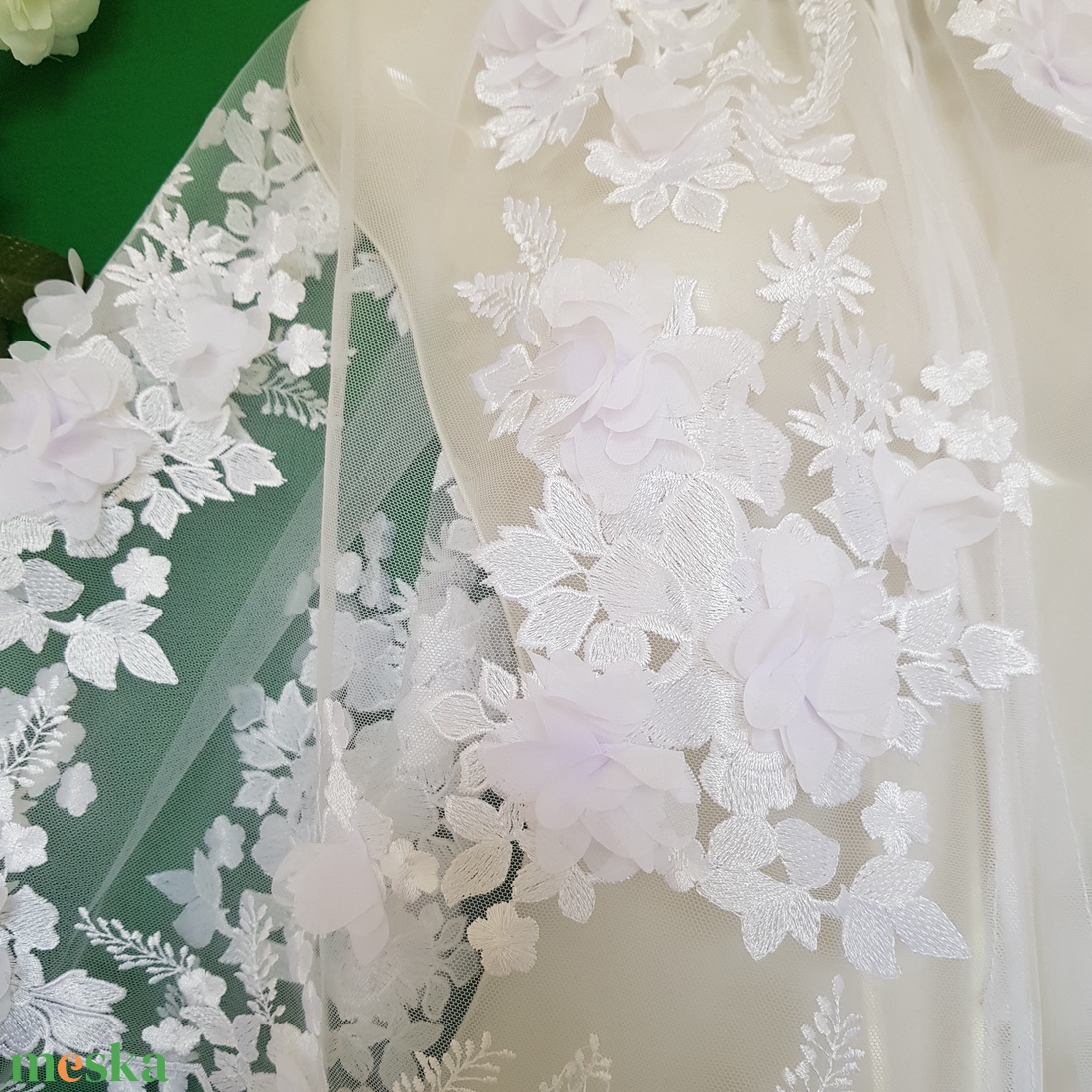 3D virágos, csipkés, hímzett hófehér menyasszonyi pelerin, válltakaró, rövid palást - esküvő - kiegészítők - bolero és válltakaró - Meska.hu 3D virágos, csipkés, hímzett hófehér menyasszonyi pelerin, válltakaró, rövid palást - esküvő - kiegészítők - bolero és válltakaró - Meska.hu