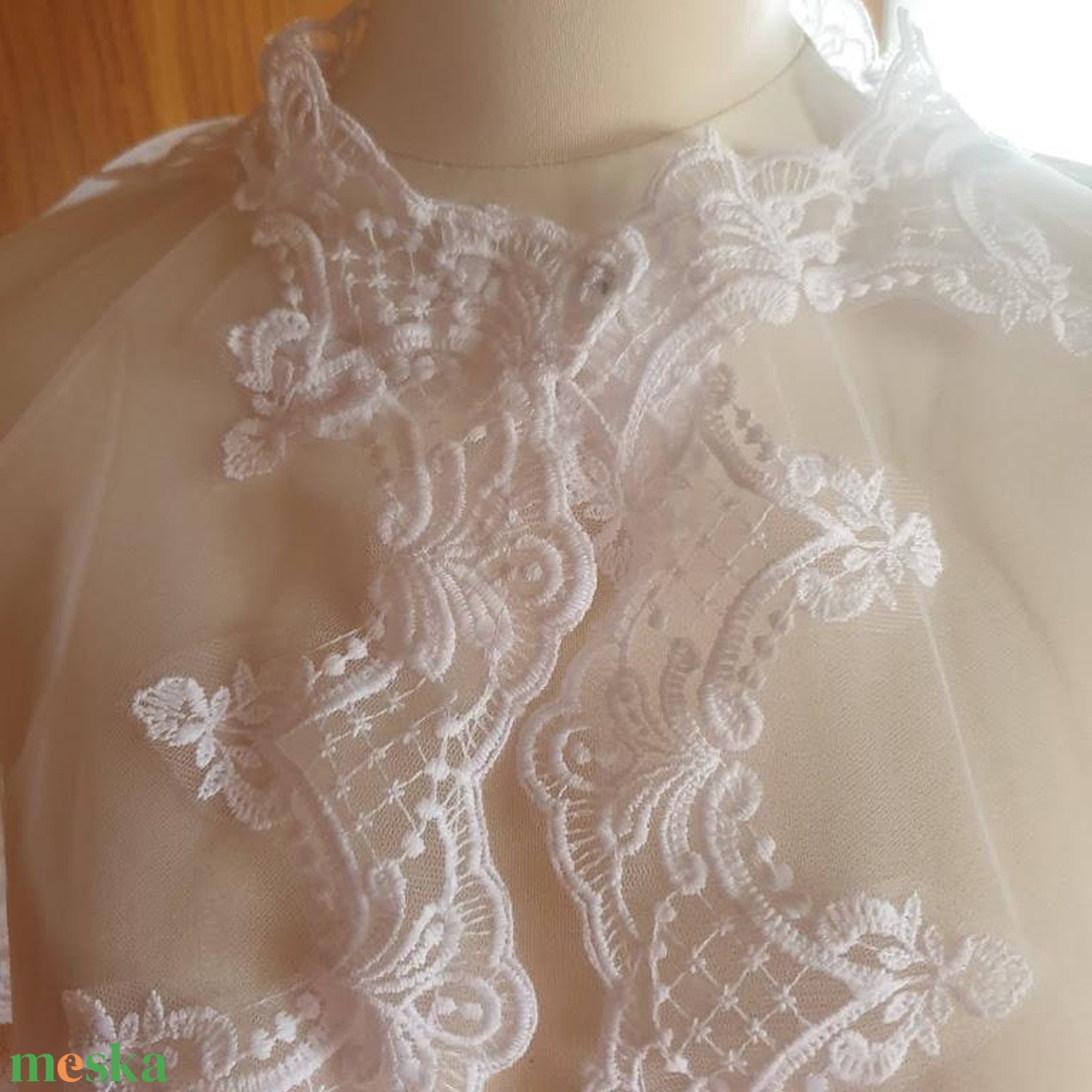 ESKÜVŐ BOL14 - Elegáns 95mm-es csipkés hófehér színű boleró, pelerin - esküvő - kiegészítők - bolero és válltakaró - Meska.hu ESKÜVŐ BOL14 - Elegáns 95mm-es csipkés hófehér színű boleró, pelerin - esküvő - kiegészítők - bolero és válltakaró - Meska.hu