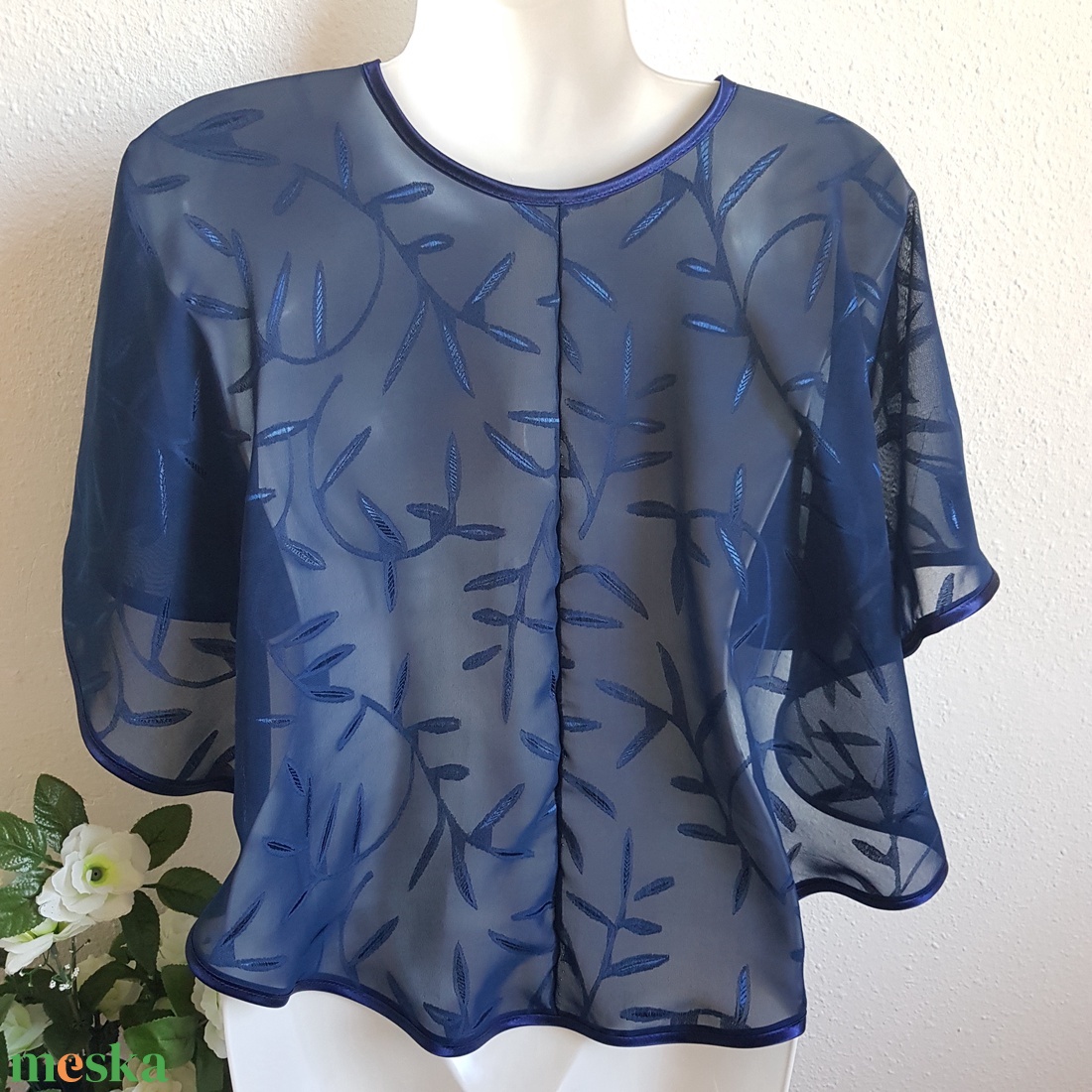 ESKÜVŐ BOL70 - Elegáns, navy kék színű hímzett muszlin pelerin, boleró, rövid palást - esküvő - kiegészítők - bolero és válltakaró - Meska.hu ESKÜVŐ BOL70 - Elegáns, navy kék színű hímzett muszlin pelerin, boleró, rövid palást - esküvő - kiegészítők - bolero és válltakaró - Meska.hu