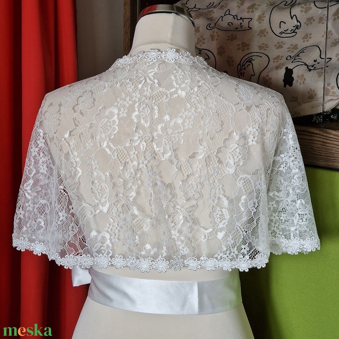 ESKÜVŐ BOL119 - Elegáns fehér csipke boleró, pelerin - esküvő - kiegészítők - bolero és válltakaró - Meska.hu ESKÜVŐ BOL119 - Elegáns fehér csipke boleró, pelerin - esküvő - kiegészítők - bolero és válltakaró - Meska.hu