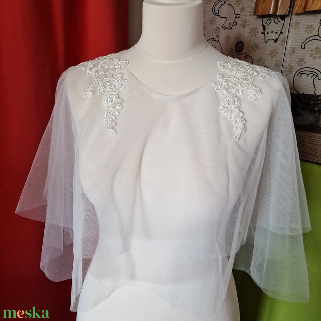 ESKÜVŐ BOL77 - Elegáns hófehér csipke díszítésű boleró, pelerin - esküvő - kiegészítők - bolero és válltakaró - Meska.hu ESKÜVŐ BOL77 - Elegáns hófehér csipke díszítésű boleró, pelerin - esküvő - kiegészítők - bolero és válltakaró - Meska.hu