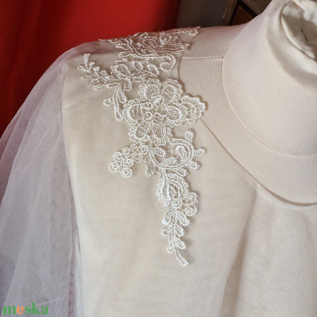 ESKÜVŐ BOL77 - Elegáns hófehér csipke díszítésű boleró, pelerin - esküvő - kiegészítők - bolero és válltakaró - Meska.hu ESKÜVŐ BOL77 - Elegáns hófehér csipke díszítésű boleró, pelerin - esküvő - kiegészítők - bolero és válltakaró - Meska.hu