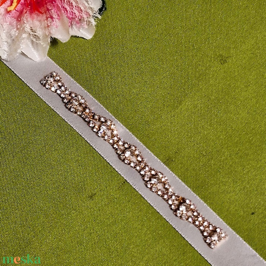 ESKÜVŐ MÖV39 Strasszos menyasszonyi öv, karkötő 13x1cm-es - esküvő - kiegészítők - öv & pánt - Meska.hu ESKÜVŐ MÖV39 Strasszos menyasszonyi öv, karkötő 13x1cm-es - esküvő - kiegészítők - öv & pánt - Meska.hu
