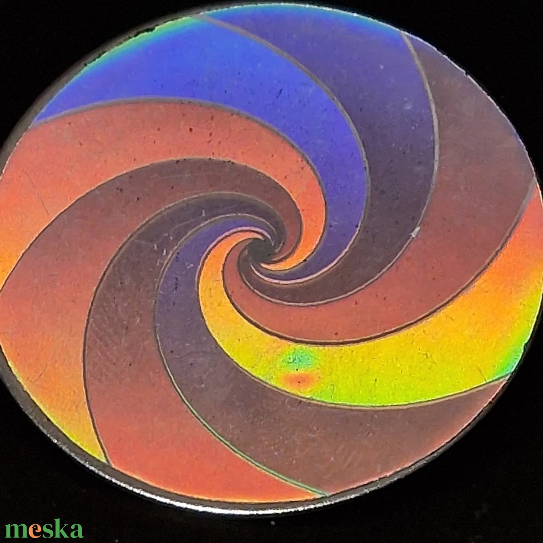 Kitűző, bross BRO232 - Szivárványban játszó 40mm-es - ékszer - kitűző és bross - kitűző - Meska.hu Kitűző, bross BRO232 - Szivárványban játszó 40mm-es - ékszer - kitűző és bross - kitűző - Meska.hu