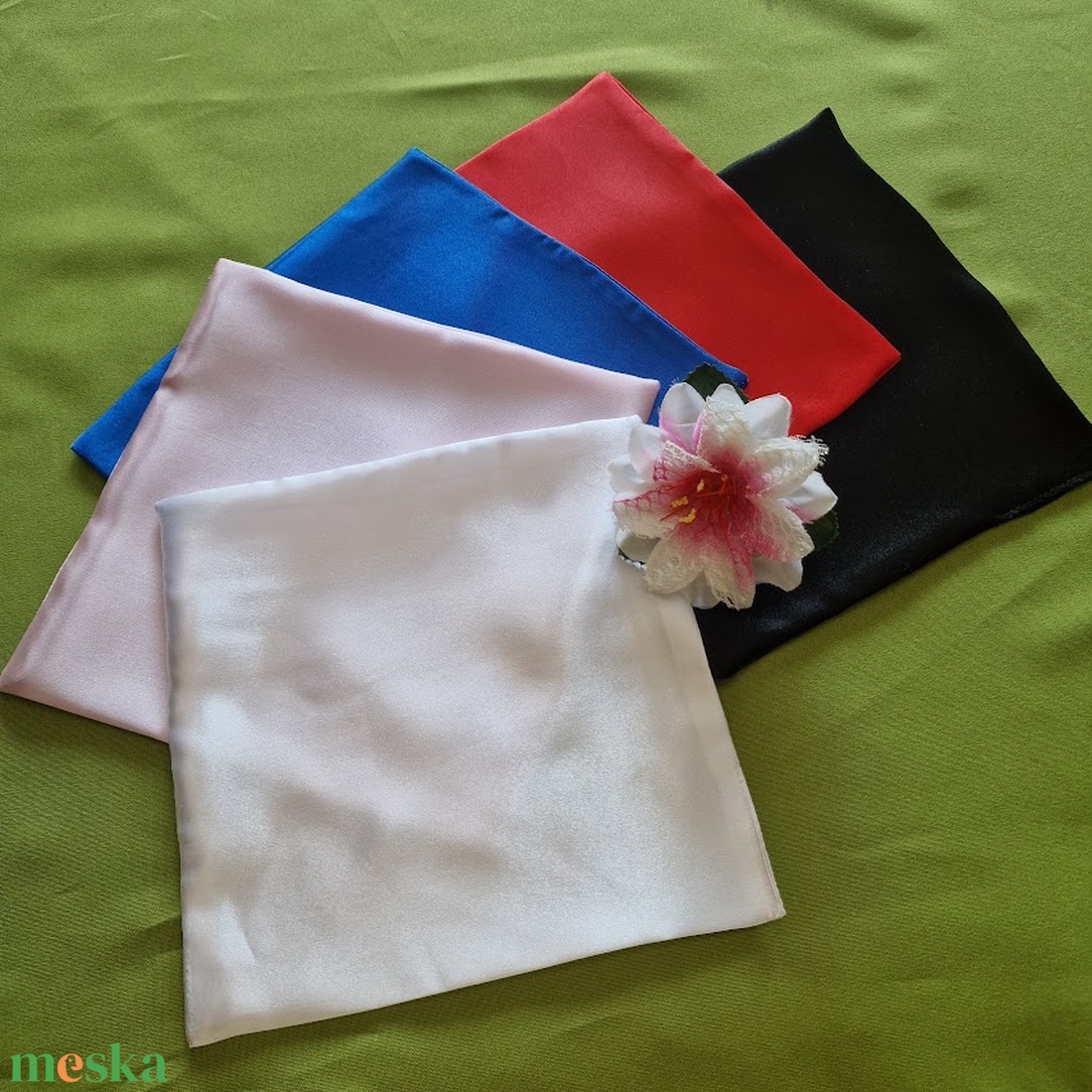 ESKÜVŐ DZS02 - Szatén dupla díszzsebkendő 20x20cm - több színben akciós termékkép 1