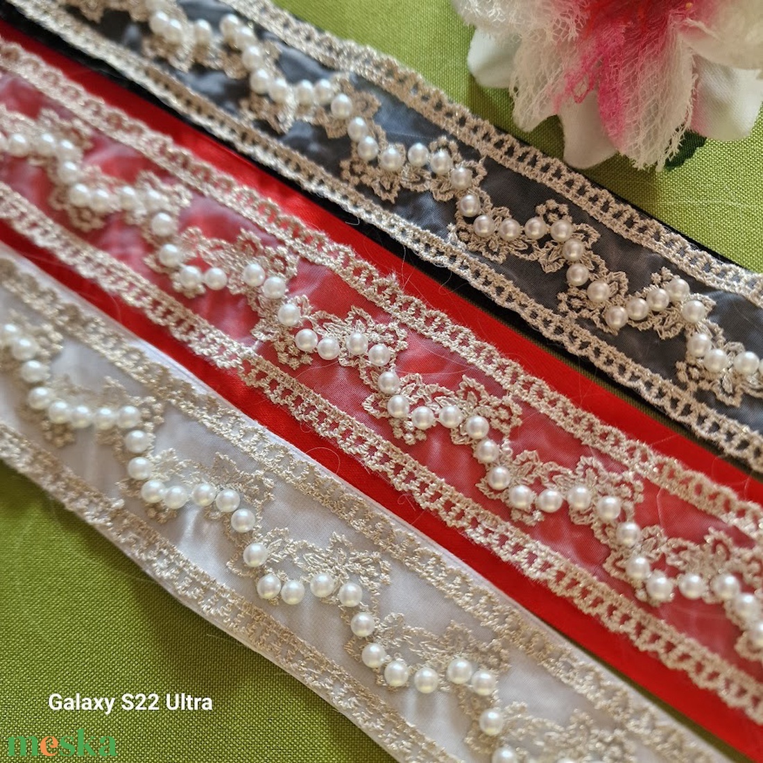 ESKÜVŐ MÖV45 Handmade - Arany hímzésű fehér gyöngyös menyasszonyi öv 30x4cm-es - esküvő - kiegészítők - öv & pánt - Meska.hu ESKÜVŐ MÖV45 Handmade - Arany hímzésű fehér gyöngyös menyasszonyi öv 30x4cm-es - esküvő - kiegészítők - öv & pánt - Meska.hu
