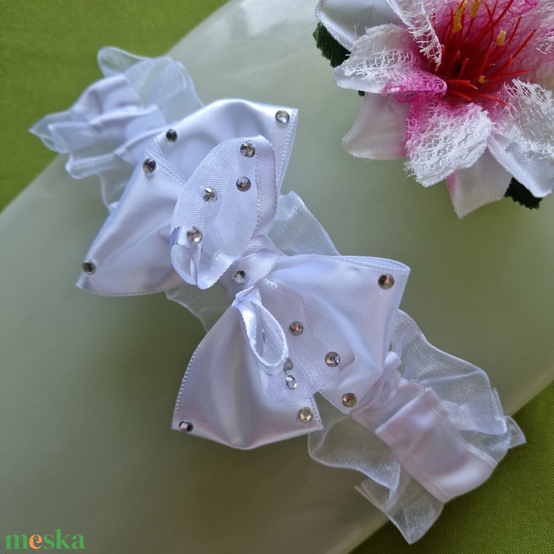 ESKÜVŐ HAK78 - 48mm-es fehér színű masnis organza/szatén Harisnyakötő, Combcsipke akciós termékkép 1