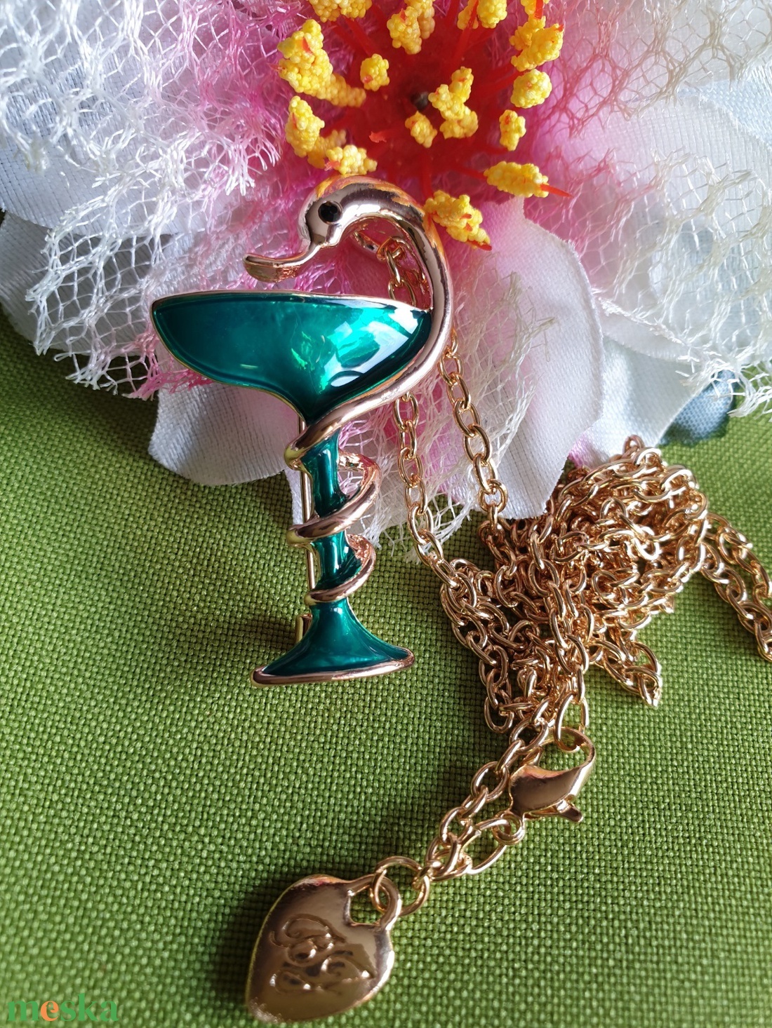 Bross, kitűző BNY04 - Tűzzománcos Hügieia serlege medál nyaklánccal 28x43mm akciós termékkép 1