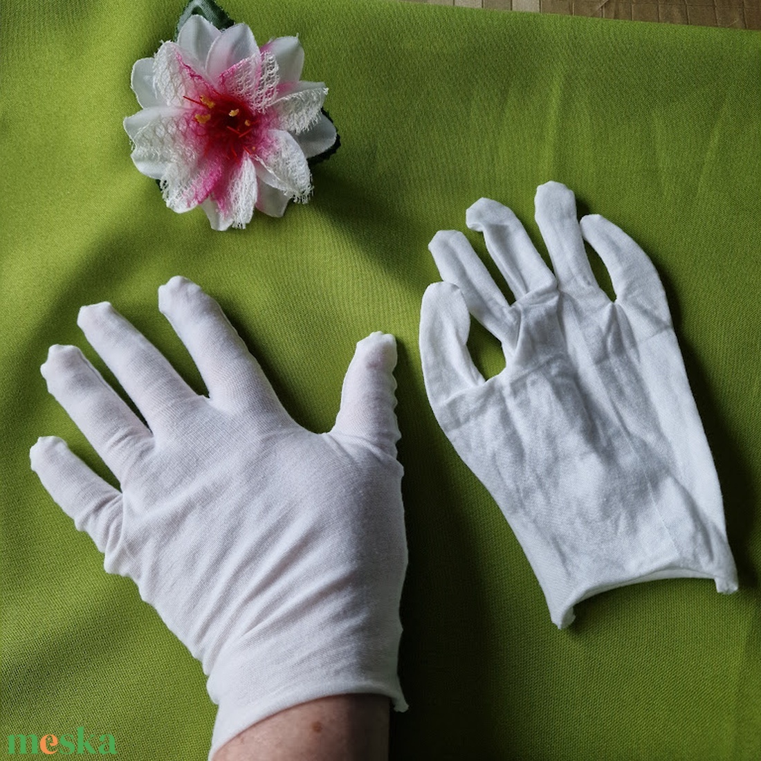 ESKÜVŐ KTY89 - 20cm-es hagyományos hófehér rugalmas kesztyű - esküvő - ruha - menyasszonyi ruha - Meska.hu ESKÜVŐ KTY89 - 20cm-es hagyományos hófehér rugalmas kesztyű - esküvő - ruha - menyasszonyi ruha - Meska.hu