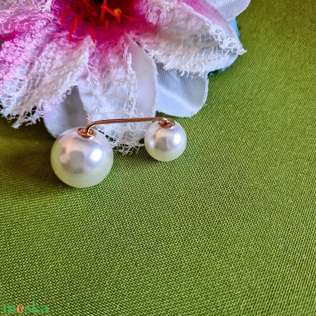 Kitűző, bross BRO349 - Gyöngyös melltű 38x18mm - ékszer - kitűző és bross - kitűző - Meska.hu