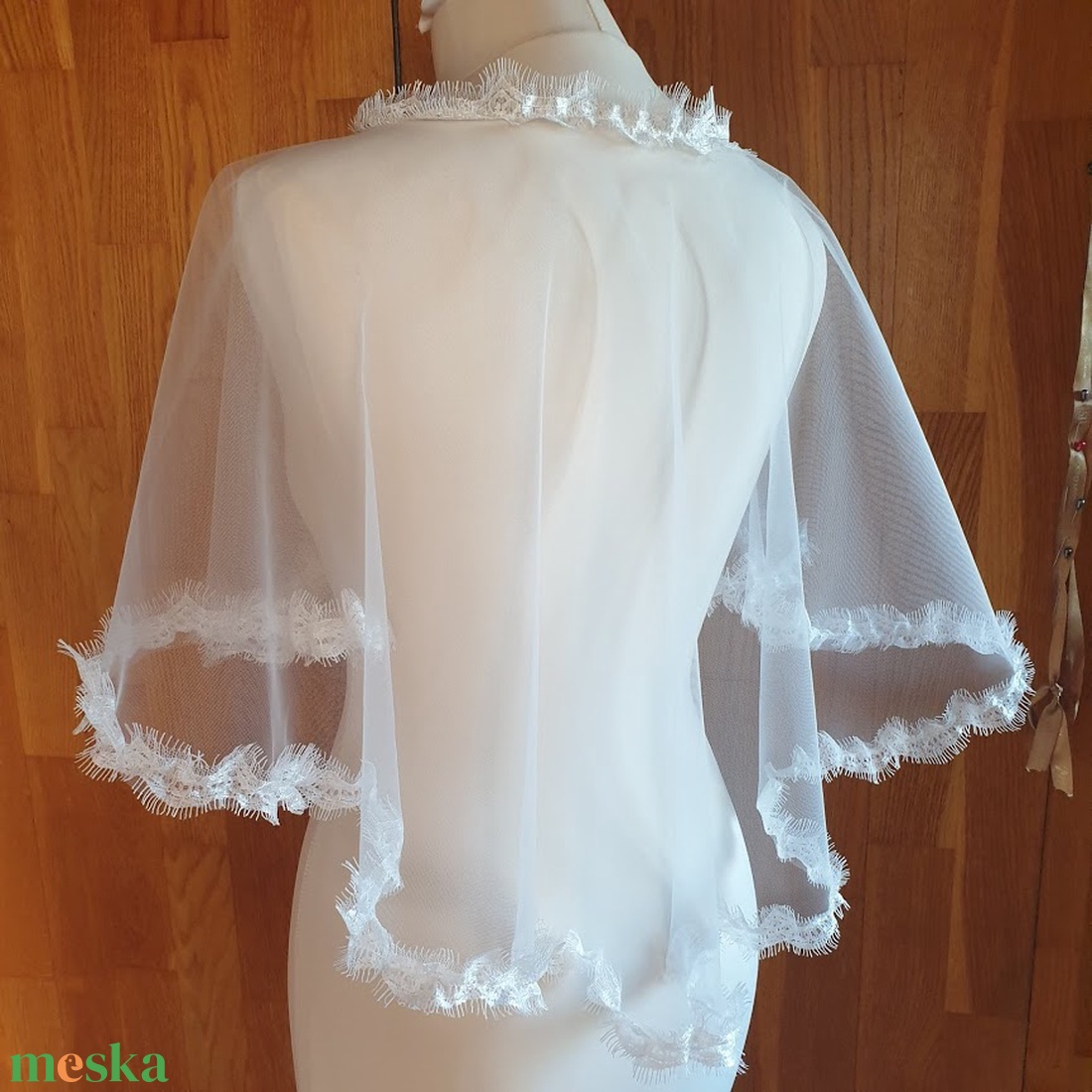 ESKÜVŐ BOL02 - Elegáns francia csipkés szélű ekrü színű boleró, pelerin - esküvő - kiegészítők - bolero és válltakaró - Meska.hu ESKÜVŐ BOL02 - Elegáns francia csipkés szélű ekrü színű boleró, pelerin - esküvő - kiegészítők - bolero és válltakaró - Meska.hu