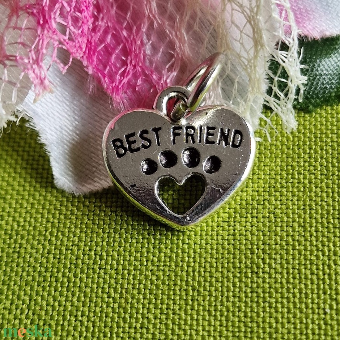 MED65 - Ezüst színű kutyabarát medál 16x16mm - két oldalas szív: best friend - kellékek & szerszámok - ékszerkellék - charmok - Meska.hu MED65 - Ezüst színű kutyabarát medál 16x16mm - két oldalas szív: best friend - kellékek & szerszámok - ékszerkellék - charmok - Meska.hu