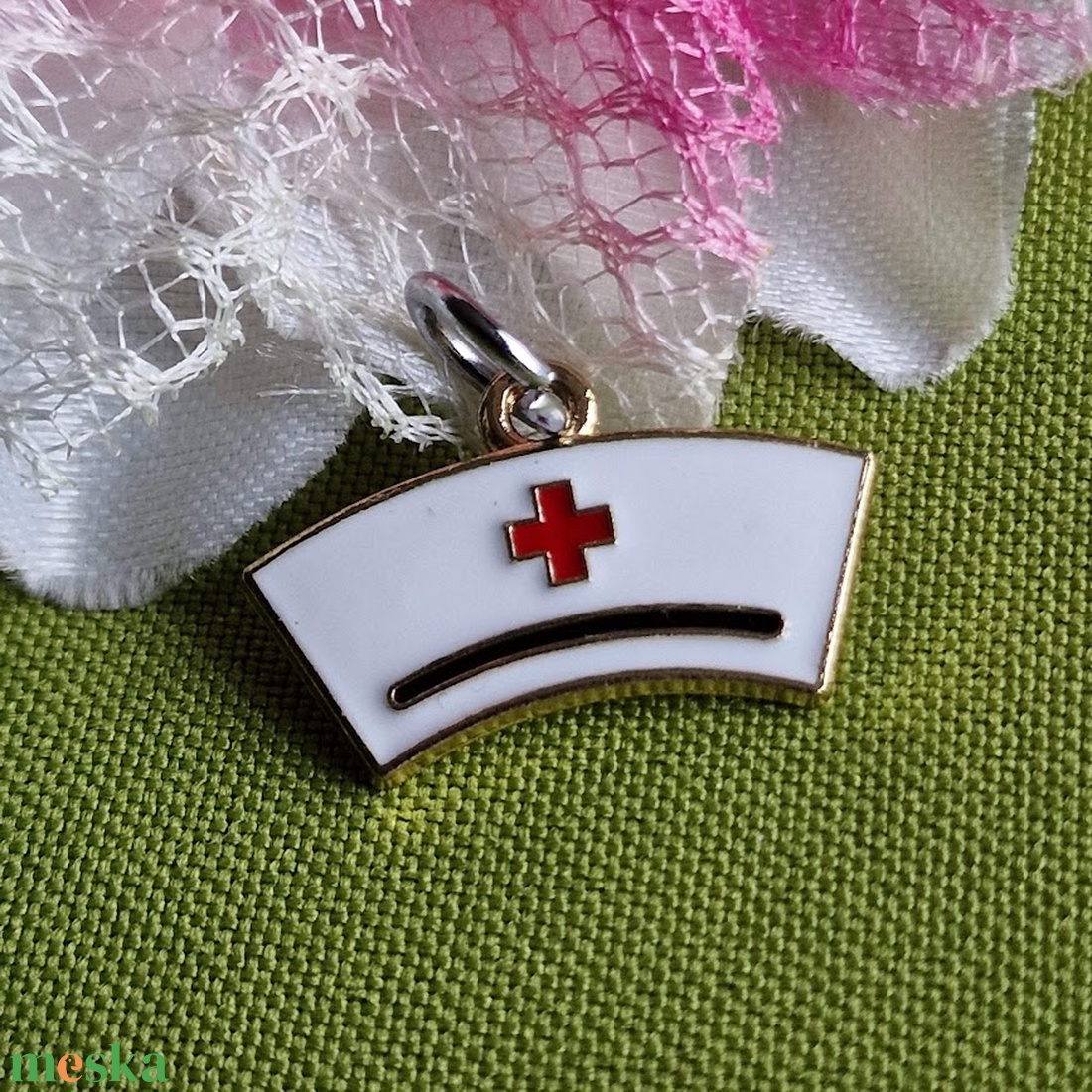 MED77 - Arany színű egyészségügy medál 26x16mm - fityula - kellékek & szerszámok - ékszerkellék - charmok - Meska.hu MED77 - Arany színű egyészségügy medál 26x16mm - fityula - kellékek & szerszámok - ékszerkellék - charmok - Meska.hu