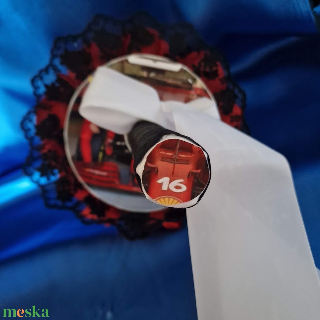 BALLAGÁS MCS47 Egyedi kérés alapján - F1-es pilóták fotójával szatén csokor - esküvő - menyasszonyi- és dobócsokor - Meska.hu BALLAGÁS MCS47 Egyedi kérés alapján - F1-es pilóták fotójával szatén csokor - esküvő - menyasszonyi- és dobócsokor - Meska.hu