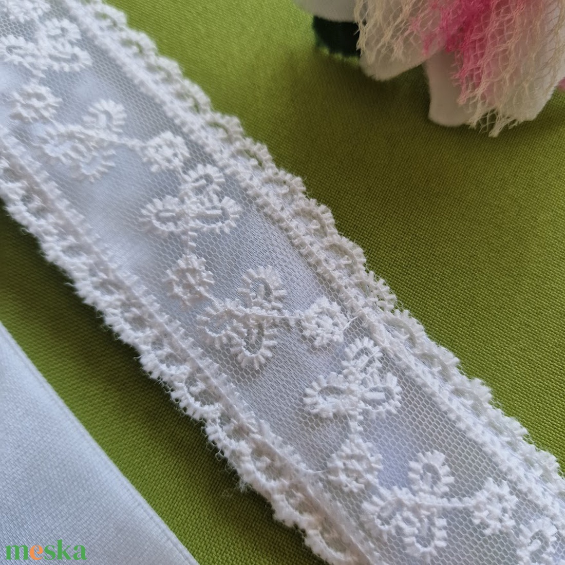 ESKÜVŐ MÖV49 Handmade - Hófehér apró virágos csipkés menyasszonyi öv 35x4cm-es - esküvő - kiegészítők - öv & pánt - Meska.hu ESKÜVŐ MÖV49 Handmade - Hófehér apró virágos csipkés menyasszonyi öv 35x4cm-es - esküvő - kiegészítők - öv & pánt - Meska.hu