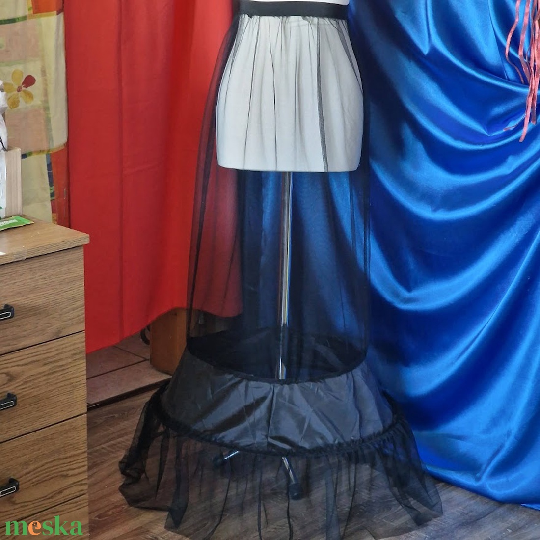 ESKÜVŐ ASZ82 - kb. 60cm-es 1 körös fodros fekete tüll alsószoknya, abroncs - esküvő - dekoráció - helyszíni dekor - Meska.hu