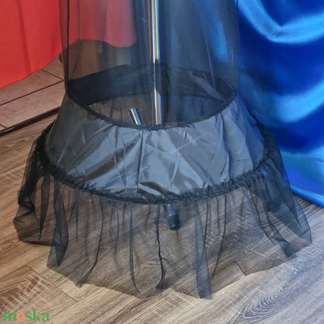 ESKÜVŐ ASZ82 - kb. 60cm-es 1 körös fodros fekete tüll alsószoknya, abroncs - esküvő - dekoráció - helyszíni dekor - Meska.hu