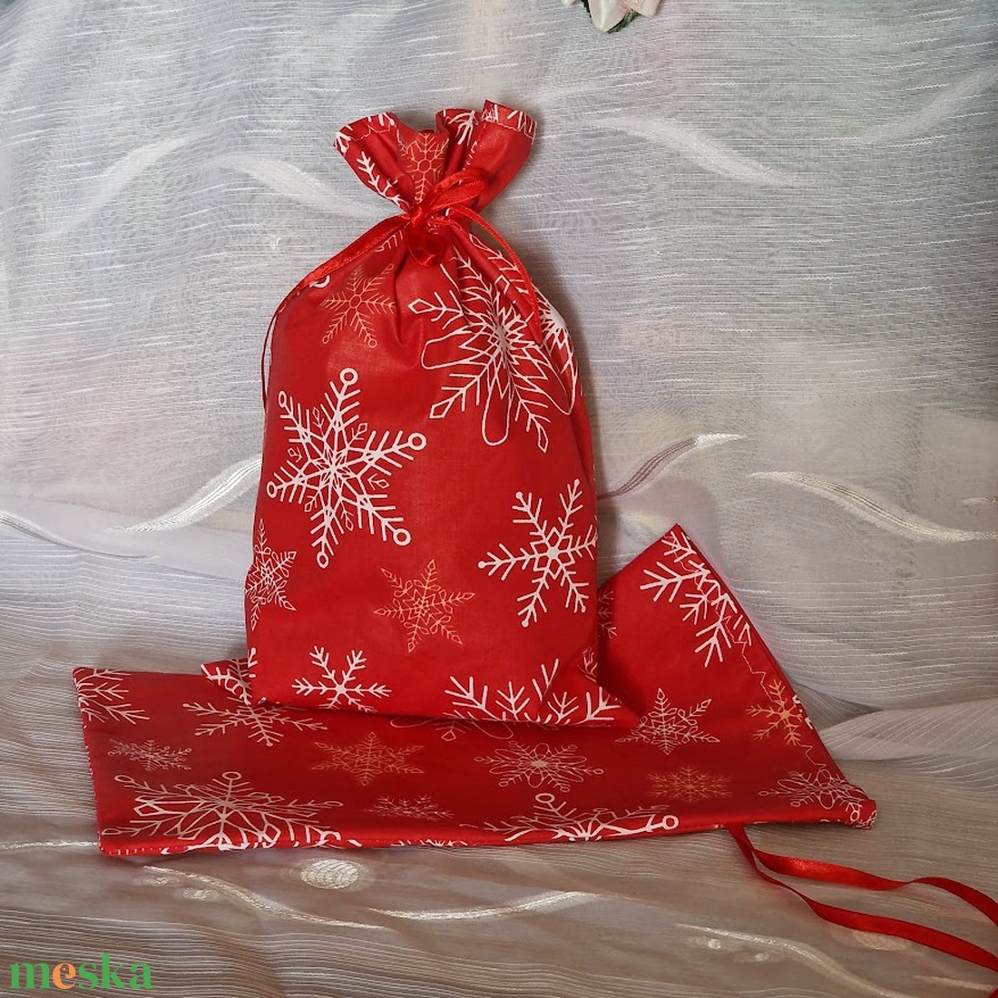 DCS88 - Hópehely mintás mikulás zsák, textil ajándéktasak - piros - karácsony - mikulás - mikulás zsák - Meska.hu